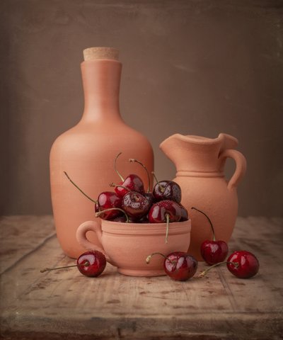 Cerises rustiques et poterie - Margareth Perfoncio