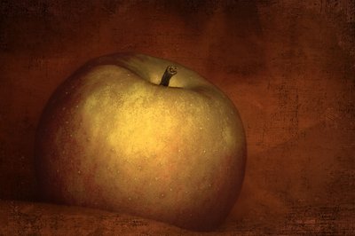 Moody Golden Apple - Marie-anne Stas