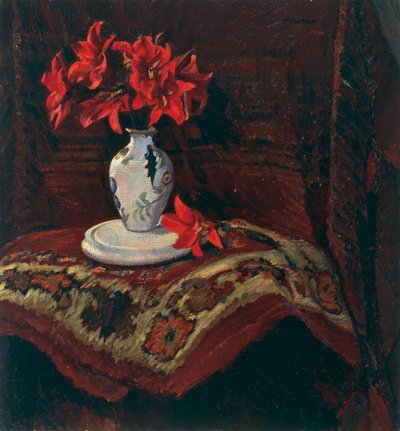 Tapis et vase avec des lys rouges - Mario Puccini