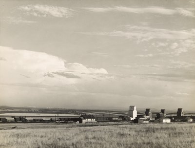Silos à grains dans le Midwest, "grenier à blé des États-Unis" / Grandes Plaines, Carter, Montana - Marion Post Wolcott