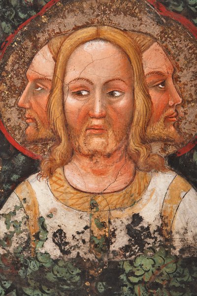 La Trinité à trois visages et l