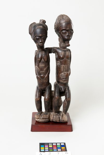 Couple assis, vers 1885-99 (bois) - Master of the Barnes Couple