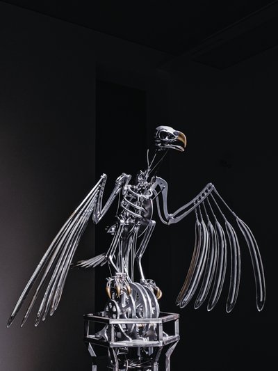 The Nerve Rack, 2019 (acétal, acrylique, aluminium, laiton, circuit électrique, peinture, PVC, résine, servomoteurs, acier) - Mat Collishaw