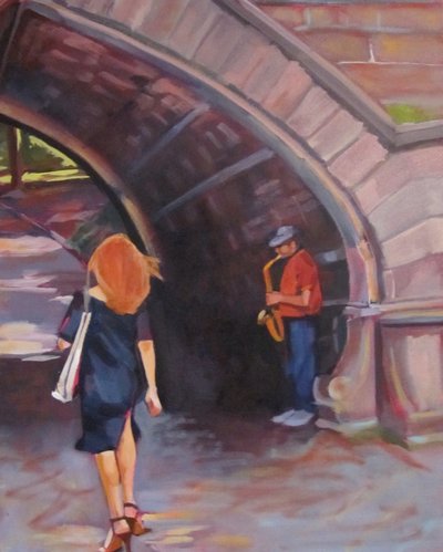 Mélodie urbaine sous une arche - Maxine Shore
