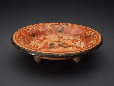 Assiette sur trépied avec Dieu N et Coatimundis, 600-900 apr. J.-C. - Mayan Mayan