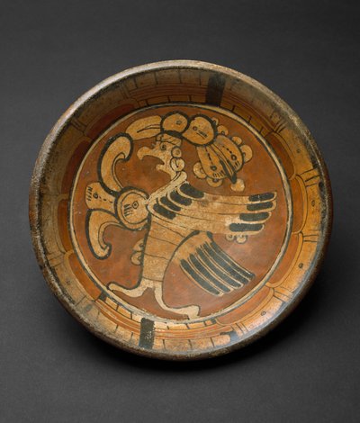 Assiette sur trépied avec oiseau surnaturel, 550-800 apr. J.-C. - Mayan Mayan