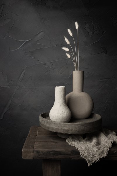 Nature morte aux vases aux tons terreux - Mayra Pama