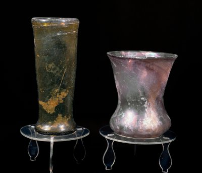 Civilisation barbare : coupes en verre de la période mérovingienne. 6e-7e siècle - Merovingian
