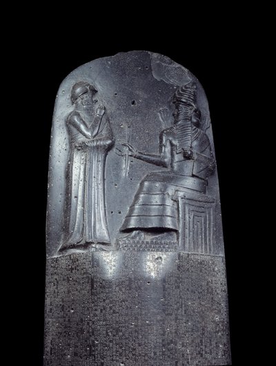 Mésopotamie : stèle en diorite du Code de lois de Hammurabi. Elle est couverte d