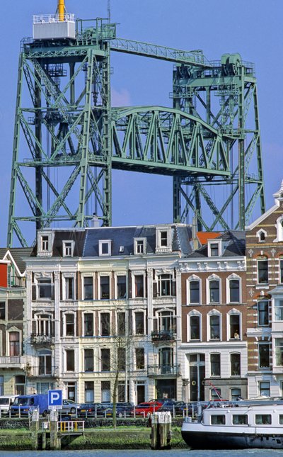 Le port de Rotterdam, aux Pays-Bas, est le premier port européen et se situe à l
