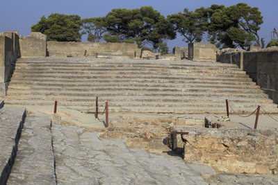 Site archéologique minoen de Phaistos. Escalier partant de la cour ouest menant aux Propylées - Minoan