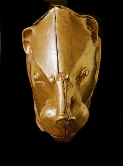 Art mycénien : rhyton en forme de tête de lion en or du tombeau IV, Mycènes. Musée archéologique national d