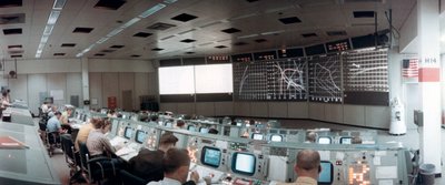 Salle de contrôle des opérations de mission au centre de contrôle de mission, Houston, Texas, USA, 1971 - NASA Images