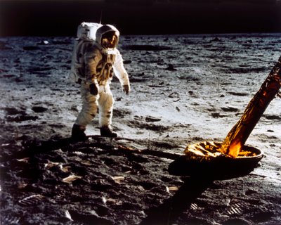 Buzz Aldrin près du pied du module lunaire, mission Apollo II, juillet 1969 - Neil Armstrong