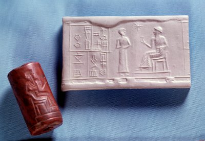 Mésopotamie: sceau en pierre de quartz et moulage (empreinte) représentant une figure parlant à une divinité. Période néo-sumérienne (vers 2150-2000 av. J.-C.) Paris, Musée du Louvre - Neo Sumerian