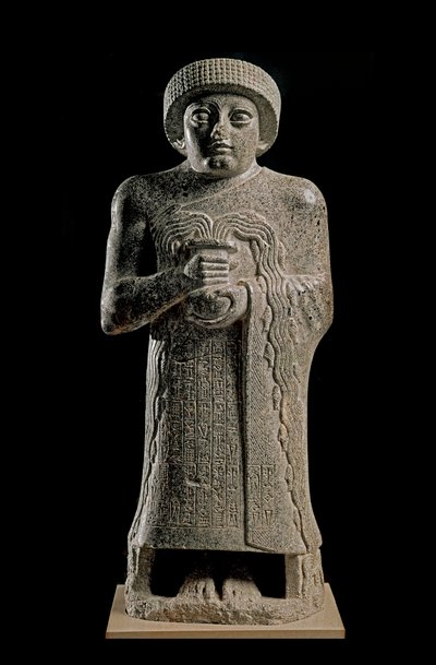 Art sumérien : Détail de la statue de Gudea, prince de Lagash connu sous le nom de « avec le vase jaillissant » et dédié à la déesse Geshtinanna - Neo Sumerian Neo Sumerian