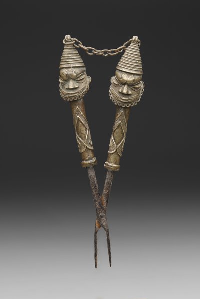 Pinces figuratives pour les rituels de la société Oshugbo - Nigerian Nigerian
