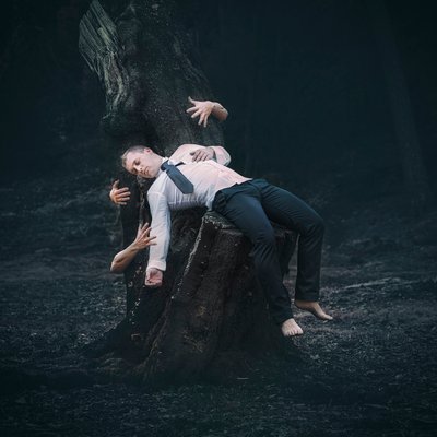 Sommeil surréaliste en forêt - Nuno Araujo