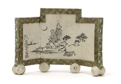 Écran de bureau style Kenzan avec design de retraite en montagne, fin du 19e siècle - Ogata (style of) Kenzan