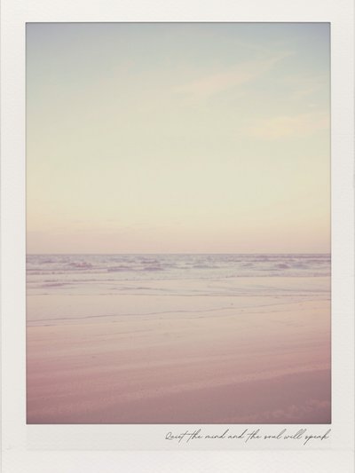 Plage aux couleurs pastel sereines - Ohkimiko
