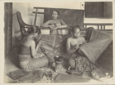 Trois femmes indiennes faisant du batik - Onnes Kurkdjian
