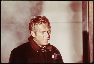 Steve McQueen sur le plateau de 