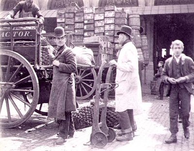 Déchargement au marché de Billingsgate - Paul Martin