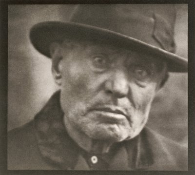 Photographie - New York [Homme - Five Points Square] - Paul Strand