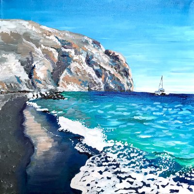 Les falaises de la plage de sable noir - Pauline Wegman | Key and Sea Creative