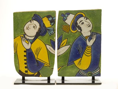 Carreaux fragmentaires avec décoration figurative - Persian School