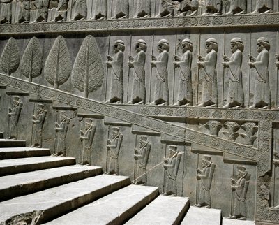 Gardes de Suse et de Perse. Bas-reliefs de l