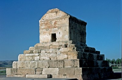 Vue de la tombe de Cyrus II, site de Pasargades, VIe siècle av. J.-C. - Persian School