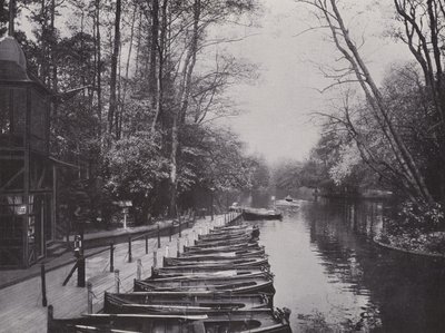 Dans le Tiergarten, Station de bateaux au Nouveau Lac - Photographer German