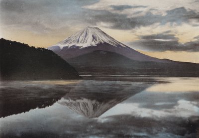 Japon, c.1912 : Mont Fuji depuis le lac Shoji - Photographer Japanese