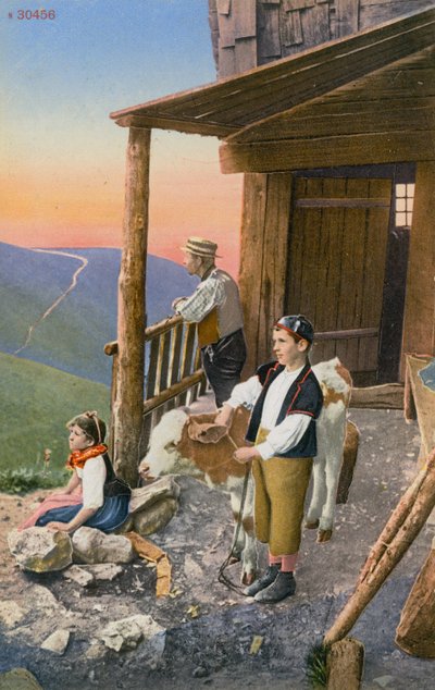 Père et deux enfants près de leur cabane dans les Alpes suisses. Carte postale envoyée en 1913. - Photographer Swiss