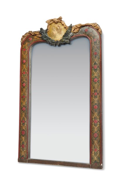 Cadre de miroir surmonté d