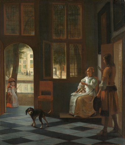 Homme remettant une lettre à une femme dans le hall d