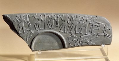 Fragment de la Palette des Chasseurs, possiblement de Tell el-Amarna - Predynastic Period Egyptian