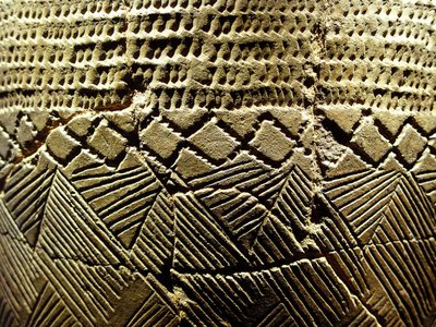 Poterie avec décor de dents de peigne, vers 8000 av. J.-C. de la période néolithique, Amsa-Dong, Corée. Photographie, Musée national de Séoul, République de Corée - Prehistoric Prehistoric
