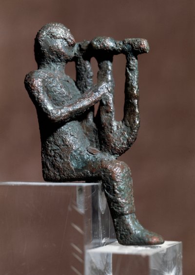 Musicien jouant de la cithare (statuette en bronze, 4e-2e siècle av. J.-C.) - Punic