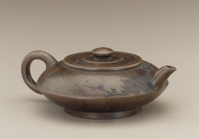 Théière avec fausse marque de Gong Chun, Yixing, province de Jiangsu - Qing Dynasty Chinese School