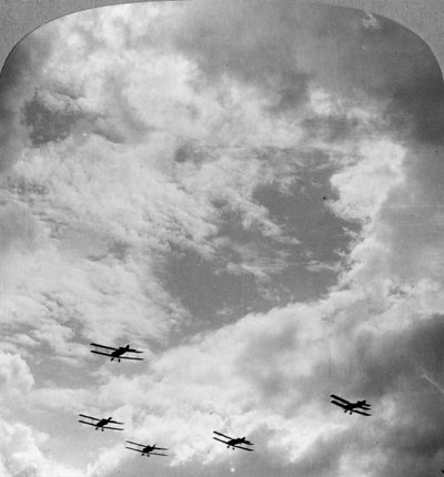 Escadron de bataille en formation de combat, Première Guerre mondiale, c1914-c1918 - Realistic Travels Publishers