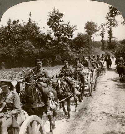 Apport de munitions de réserve, Première Guerre mondiale, 1914-1918 - Realistic Travels Publishers