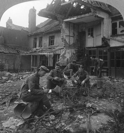 Maisons endommagées par les tirs d