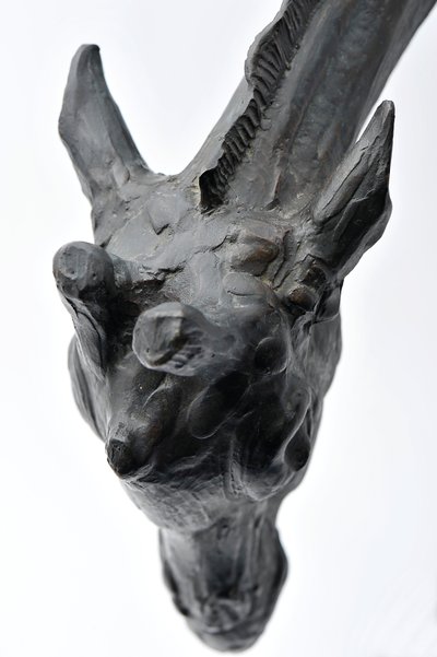 Grande girafe avec tête baissée, modelée 1909-10, coulée avant 1913 - Rembrandt Bugatti
