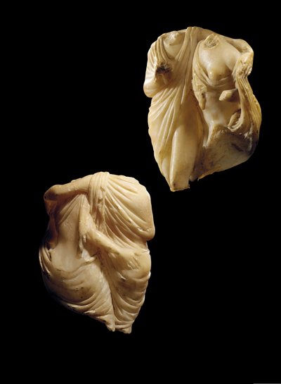 Dyade gréco-romaine en marbre de Priape embrassant une ménade - Roman
