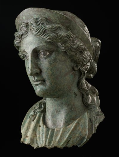Tête de femme en guise de déesse, 1er siècle - Roman