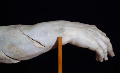 Main droite de Polyphème, fragment du groupe de Polyphème, ou Ulysse aveuglant Polyphème, sculpture en marbre par Agesander, Athénodore et Polydore, copie de l