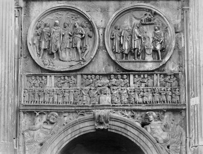Sculpture en relief de la face nord de l