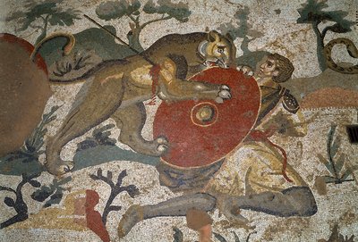 Art romain : un chasseur attaqué par une lionne se protège avec son bouclier (détail) - Roman